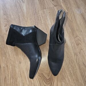 United Nude Black Textured Ankle Boots